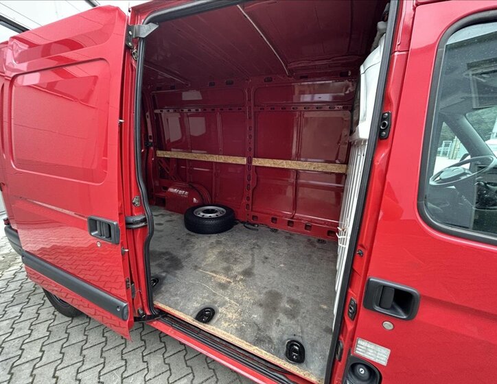 Renault Master Skříň 2,5 l 107 kw