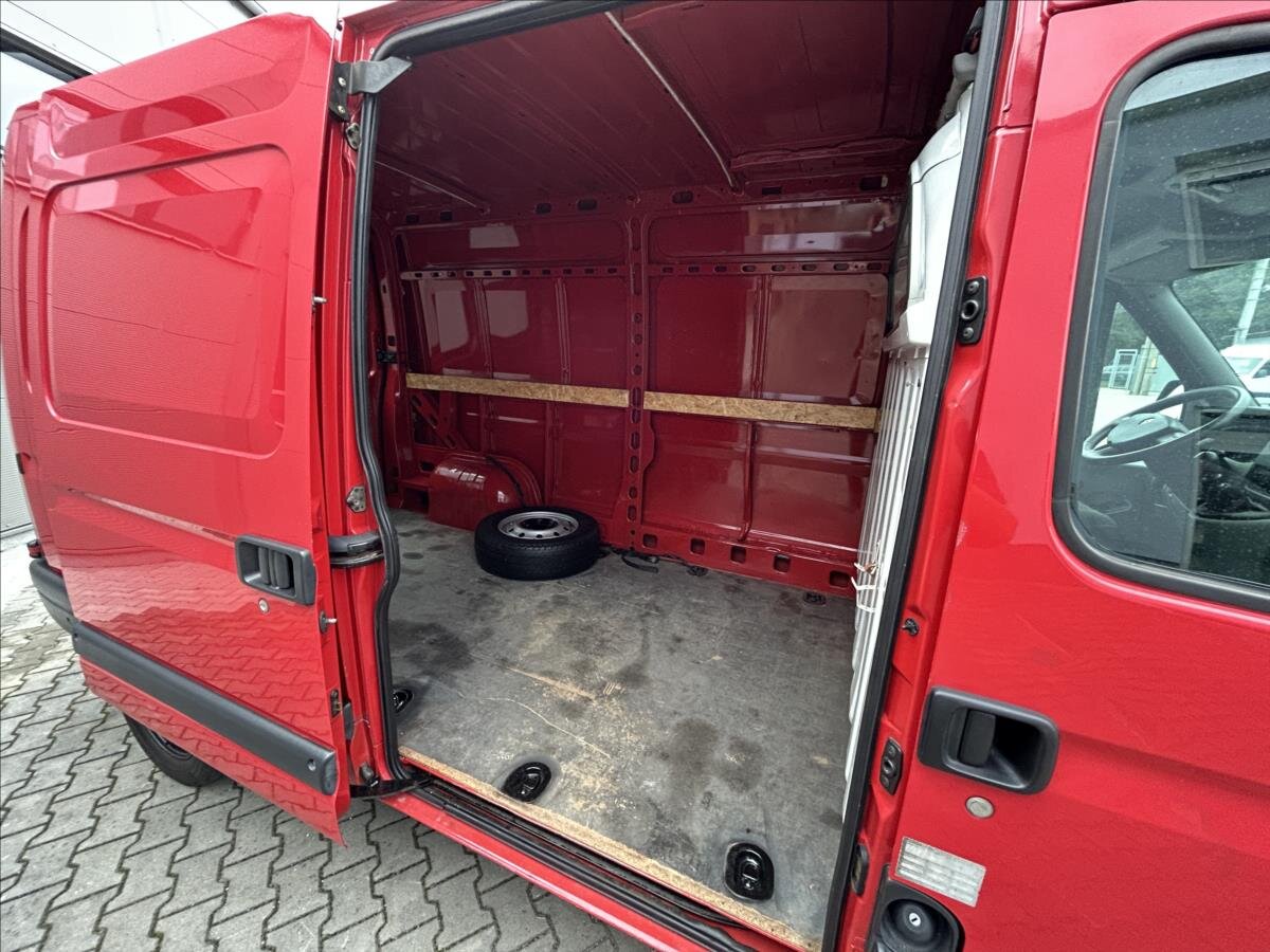 Renault Master Skříň 2,5 l 107 kw