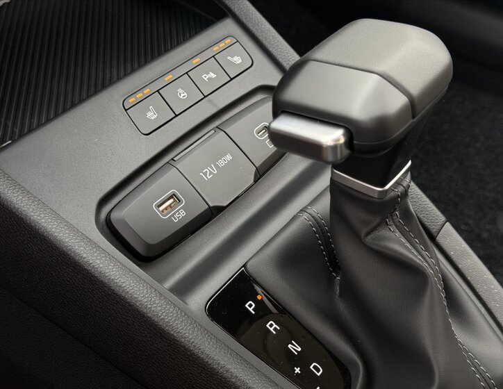 KIA Stonic CUV / Crossover 998,0 74 kw