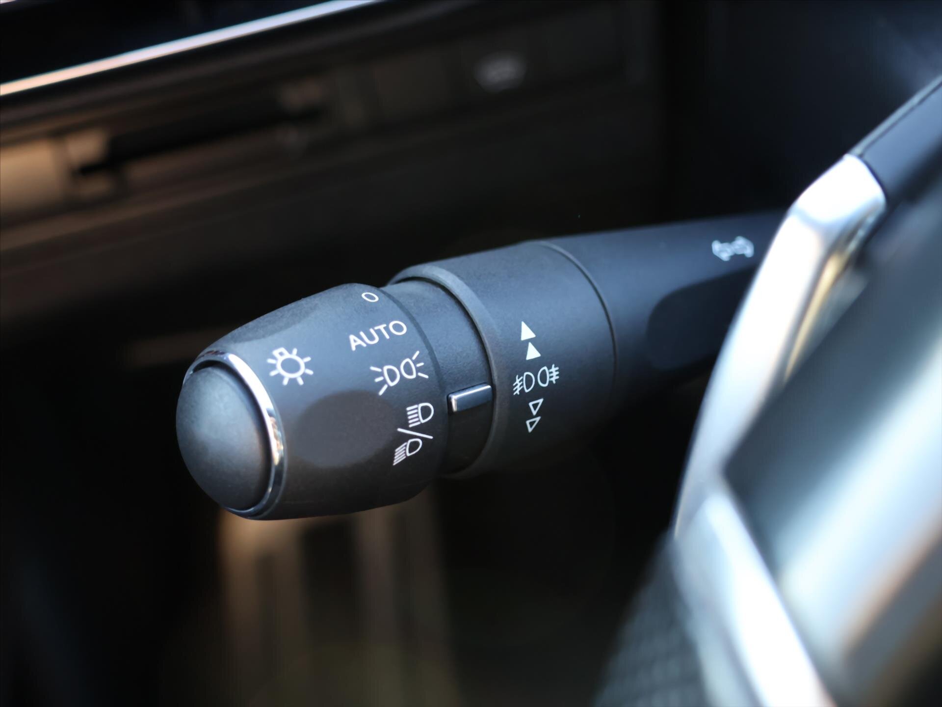 Peugeot 5008 SUV 1,6 l 133 kw