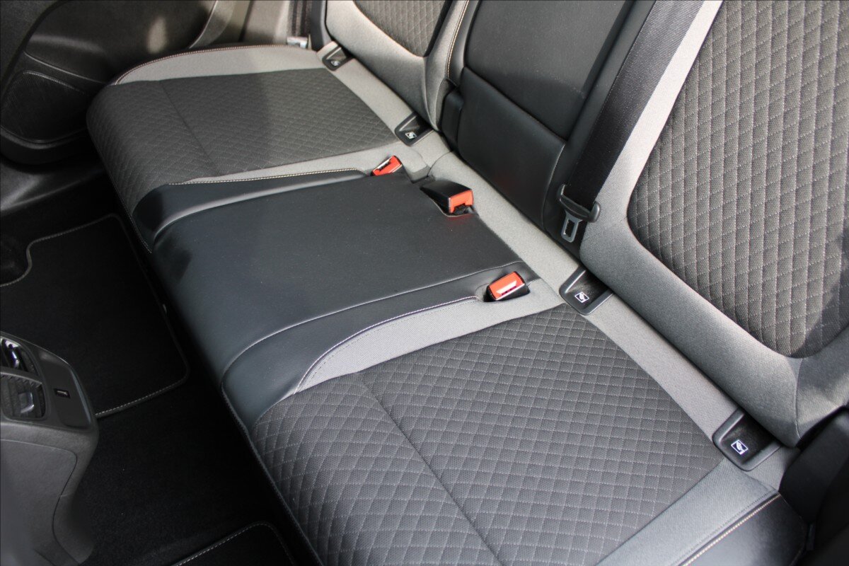 Opel Grandland SUV 1,2 l 96 kw