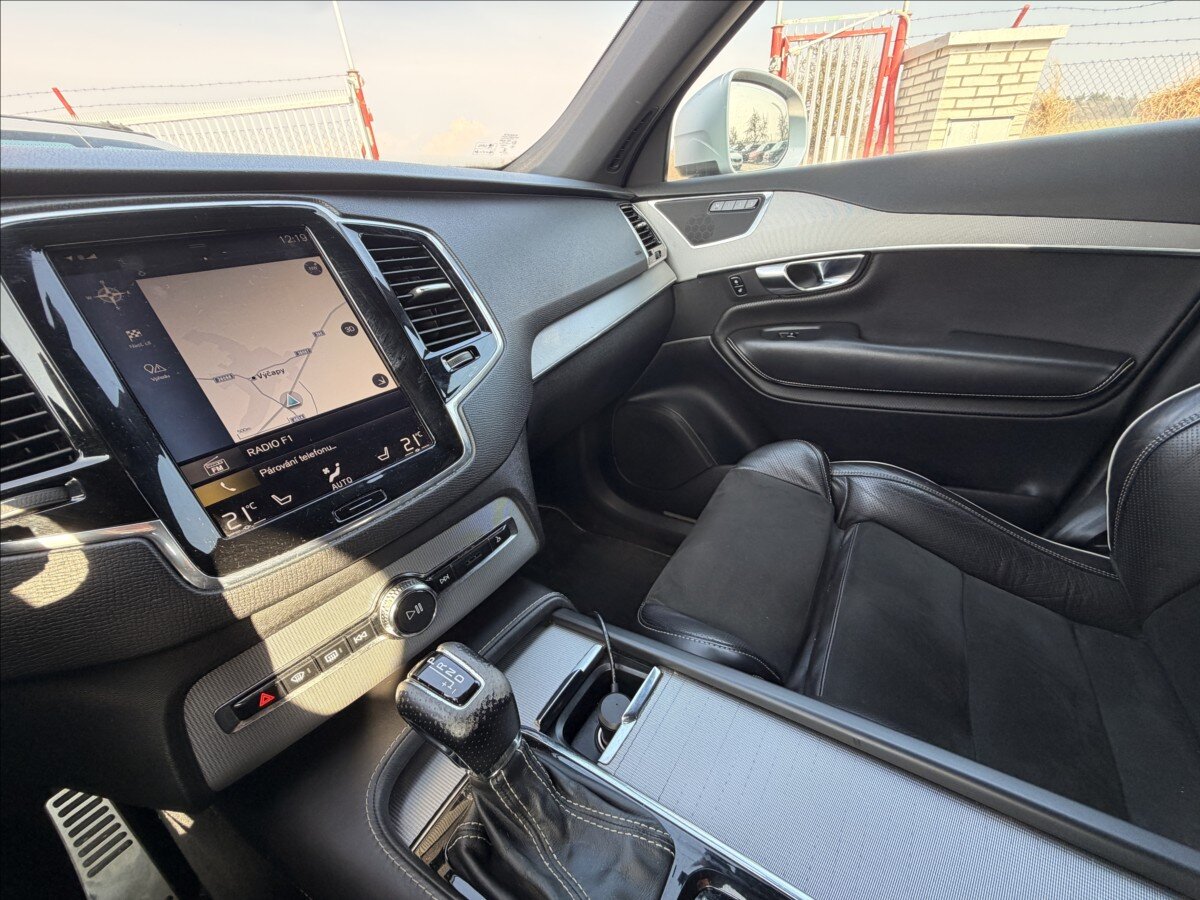Volvo XC90 SUV / Terénní 2,0 l 173 kw