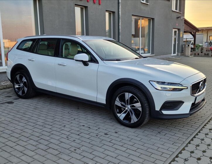 Volvo V60 Kombi 2,0 l 140 kw