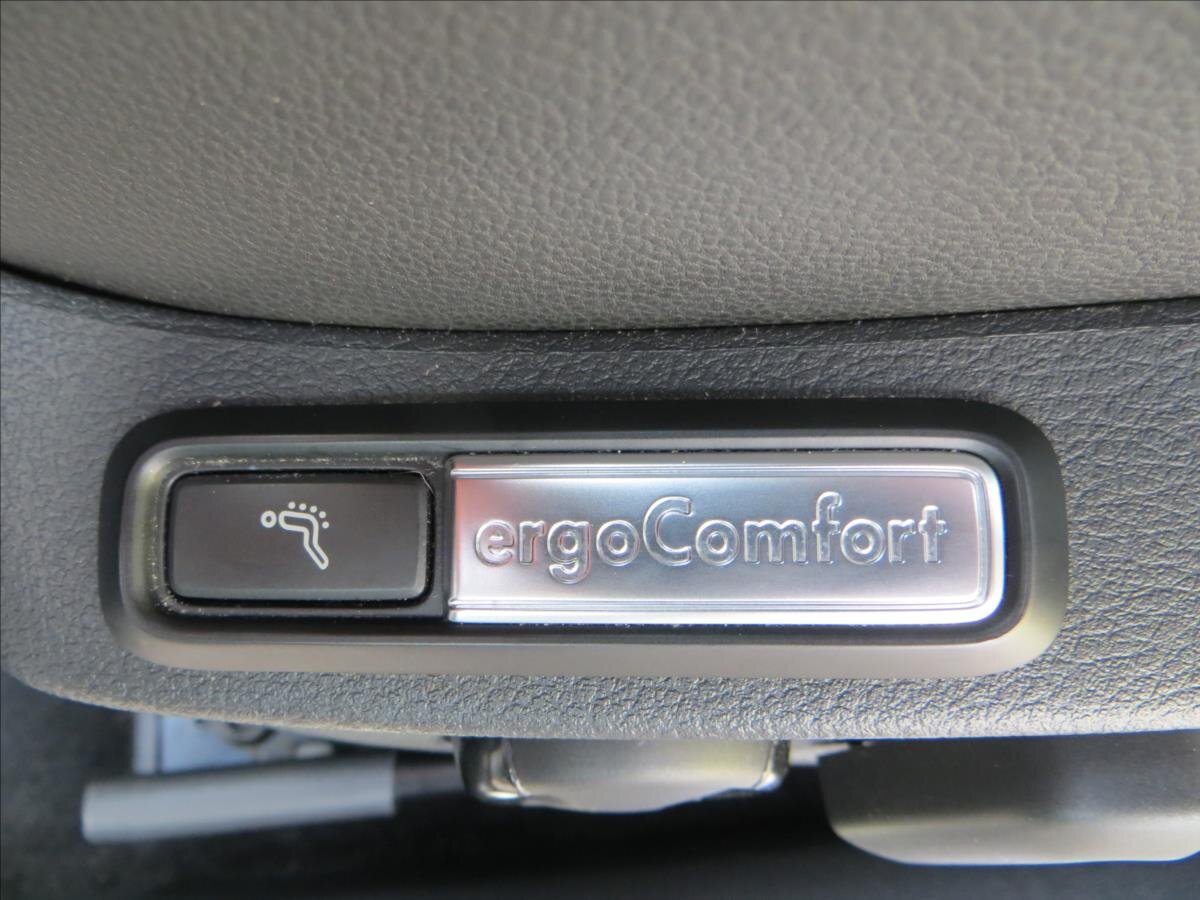 Volkswagen Passat Kombi 1,5 l 110 kw