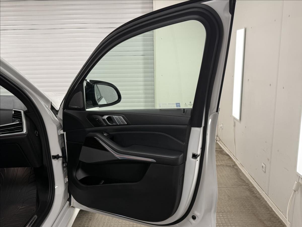 BMW X7 Kombi 3,0 l 250 kw