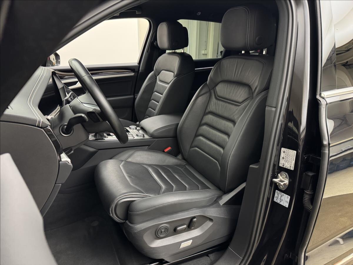Volkswagen Touareg SUV / Terénní 3,0 l 210 kw