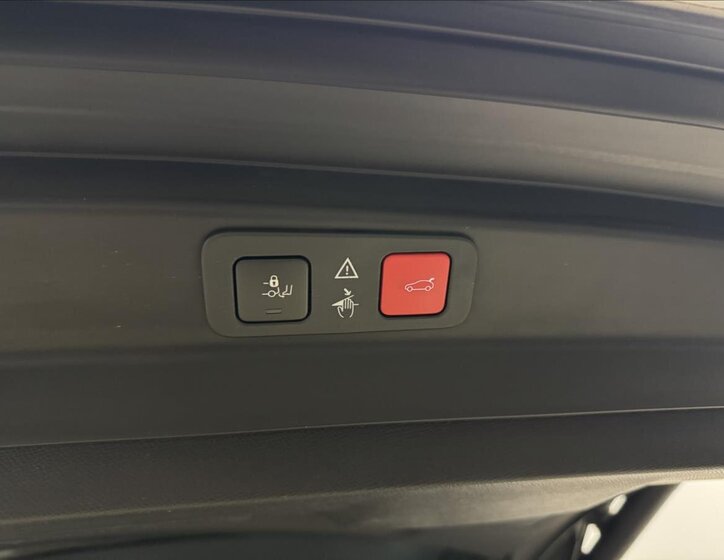 Peugeot 5008 SUV / Terénní 2,0 l 133 kw