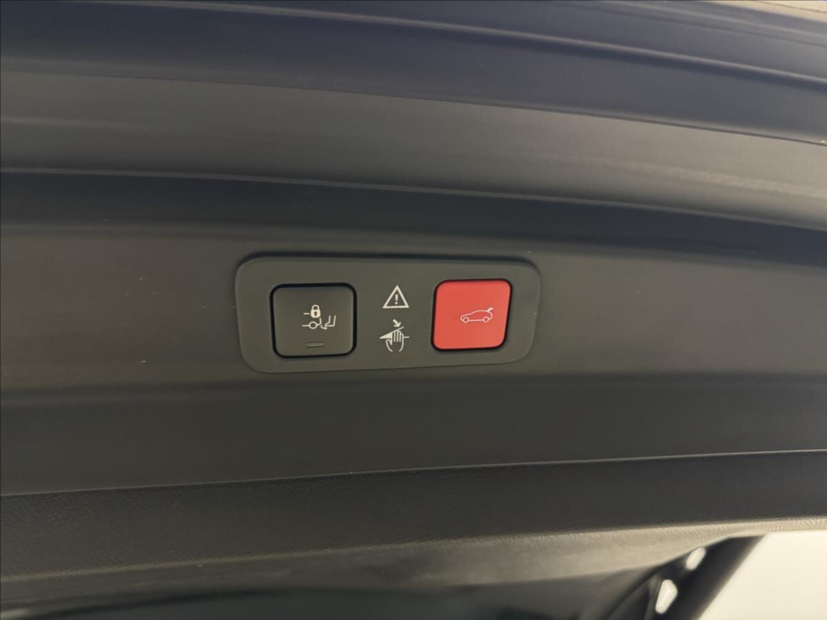 Peugeot 5008 SUV / Terénní 2,0 l 133 kw