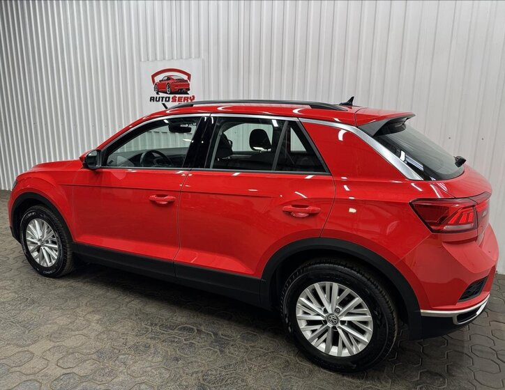 Volkswagen T-Roc SUV / Terénní 2,0 l 140 kw