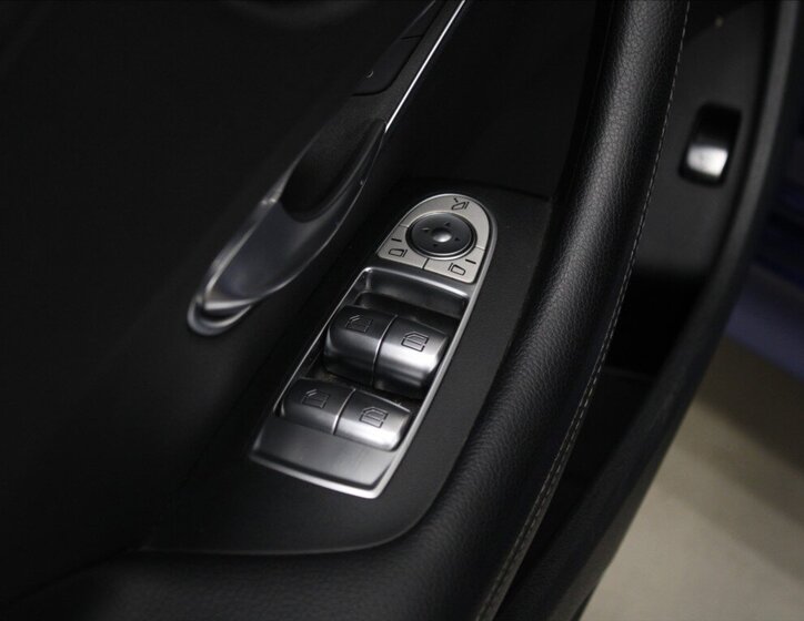 Mercedes-Benz Třídy E Kupé 2,0 l 143 kw