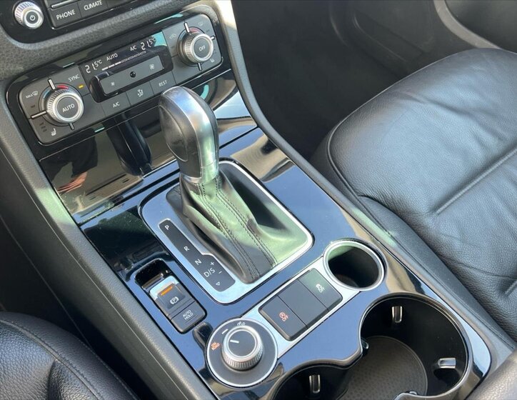 Volkswagen Touareg Kombi 3,0 l 193 kw