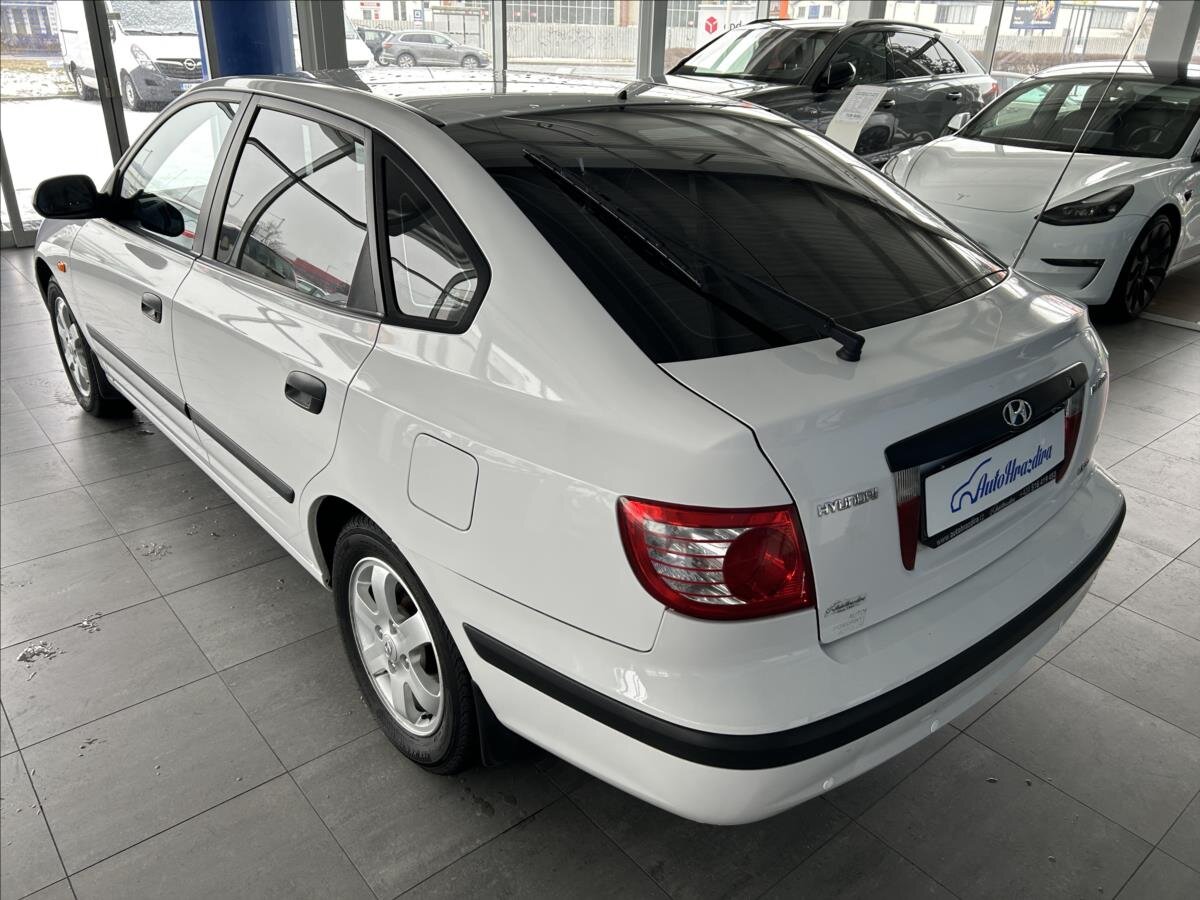 Hyundai Elantra Liftback 1,6 l 77 kw
