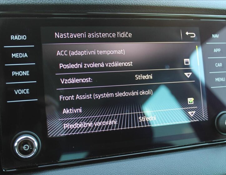 Škoda Karoq SUV / Terénní 1,5 l 110 kw