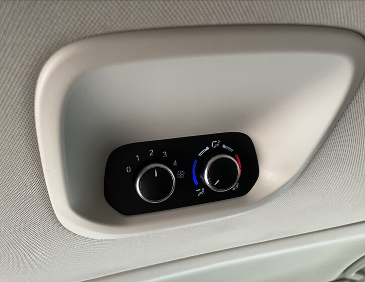 Ford Tourneo Custom 25