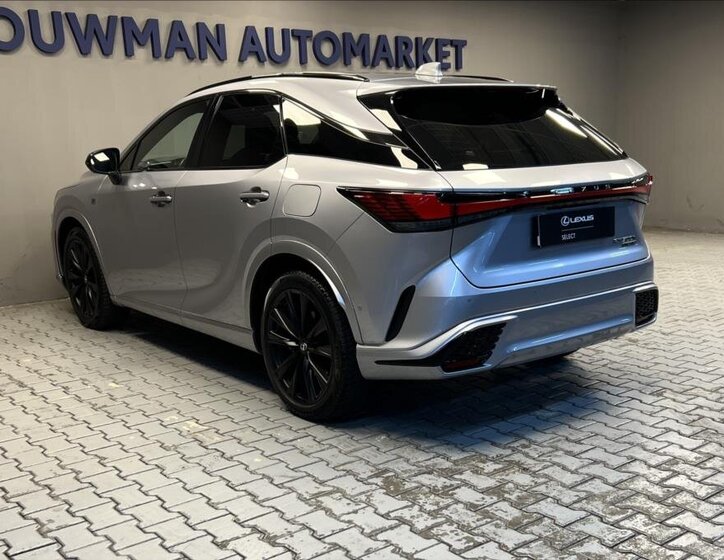 Lexus RX 500h SUV 2,4 l 273 kw