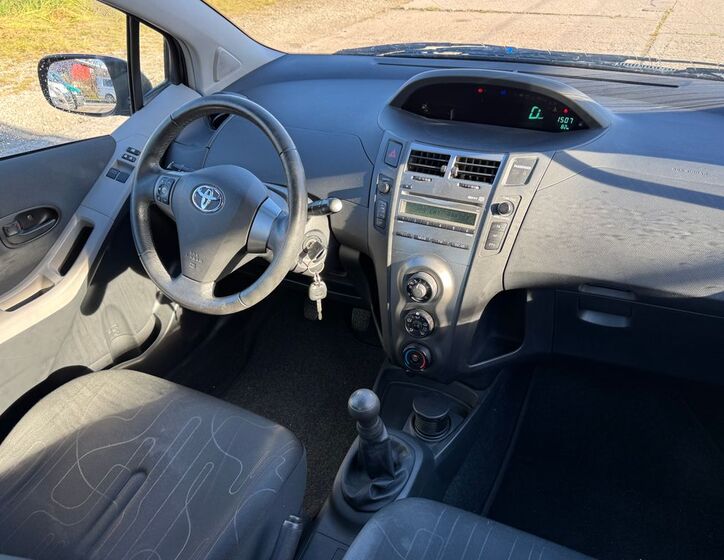 Toyota Yaris 10