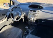 Toyota Yaris 10