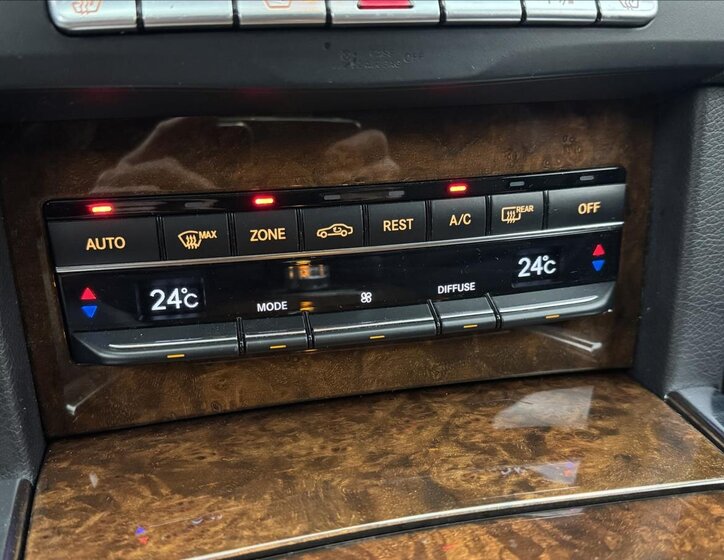 Mercedes-Benz Třídy E 27