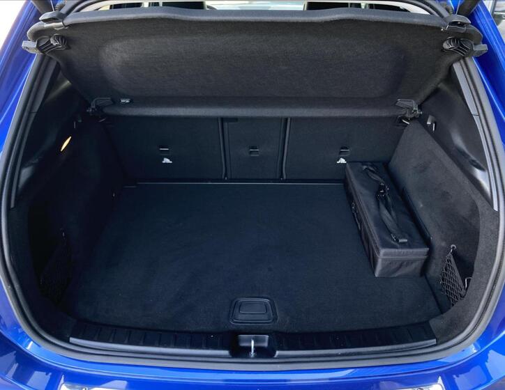 Mercedes-Benz GLA 25