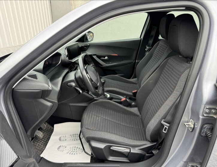 Peugeot 2008 SUV / Terénní 1,2 l 96 kw