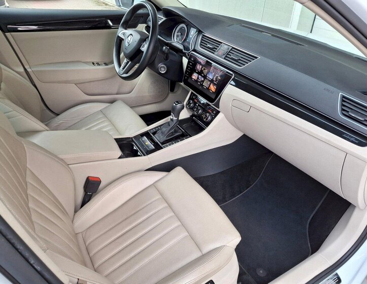 Škoda Superb Sedan / Limuzína 2,0 l 206 kw