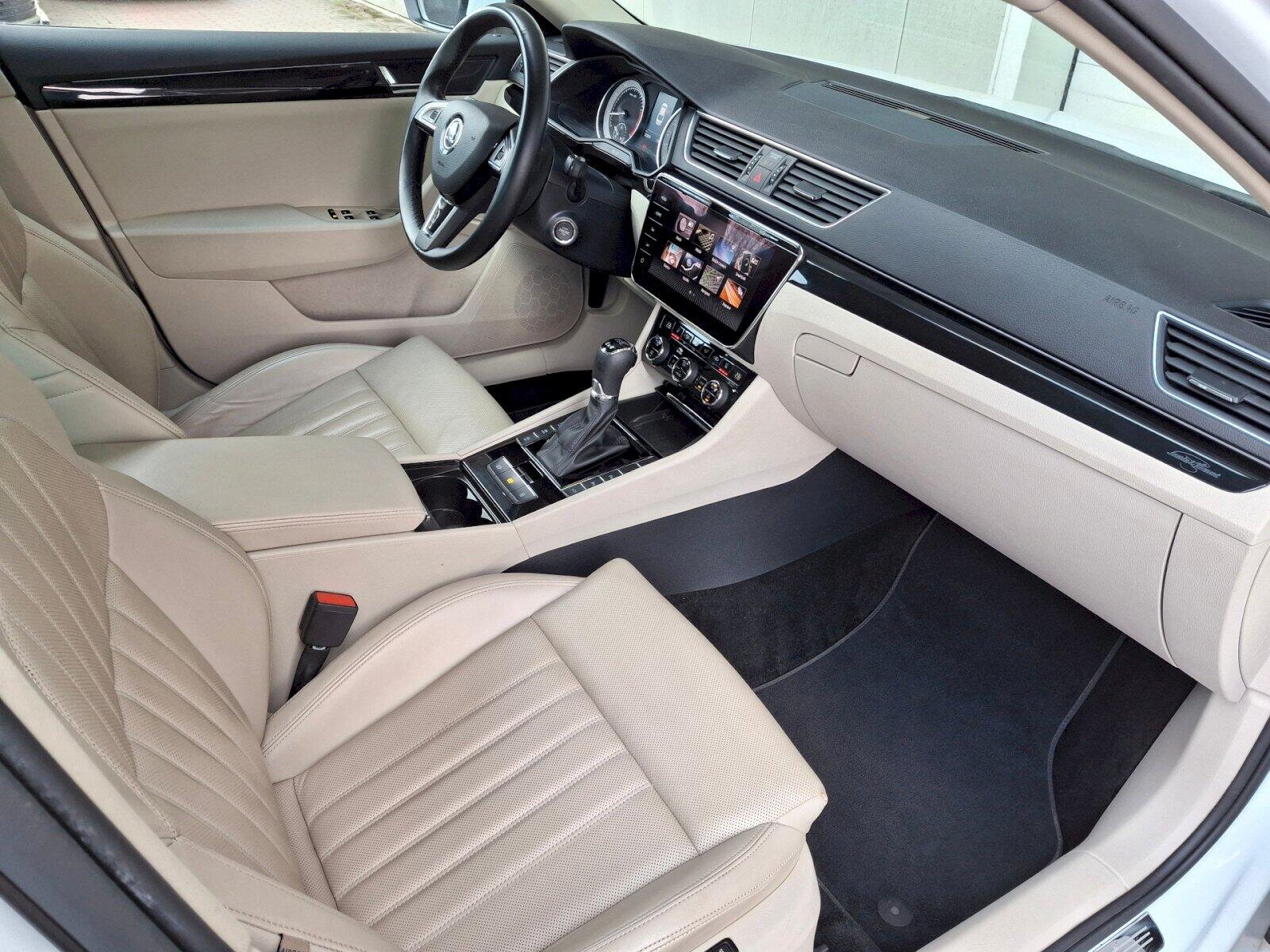 Škoda Superb Sedan / Limuzína 2,0 l 206 kw