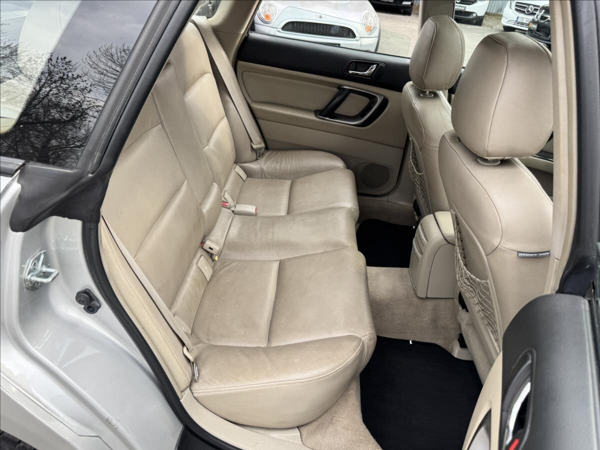 Subaru Legacy Kombi 3,0 l 180 kw