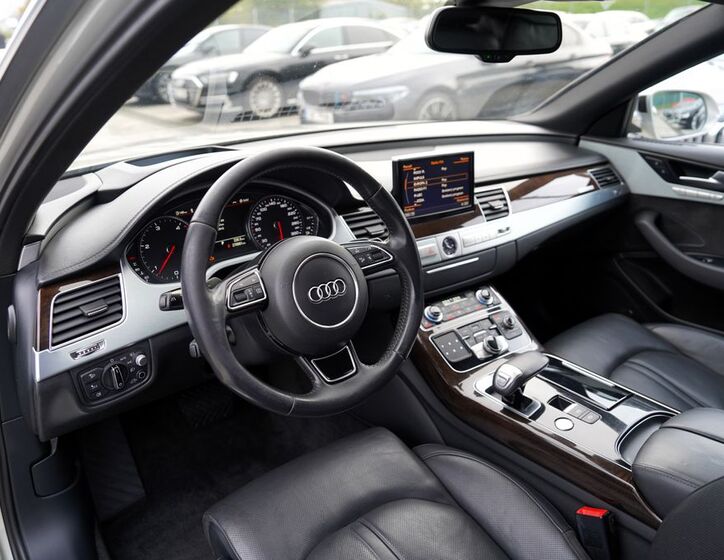 Audi A8 22
