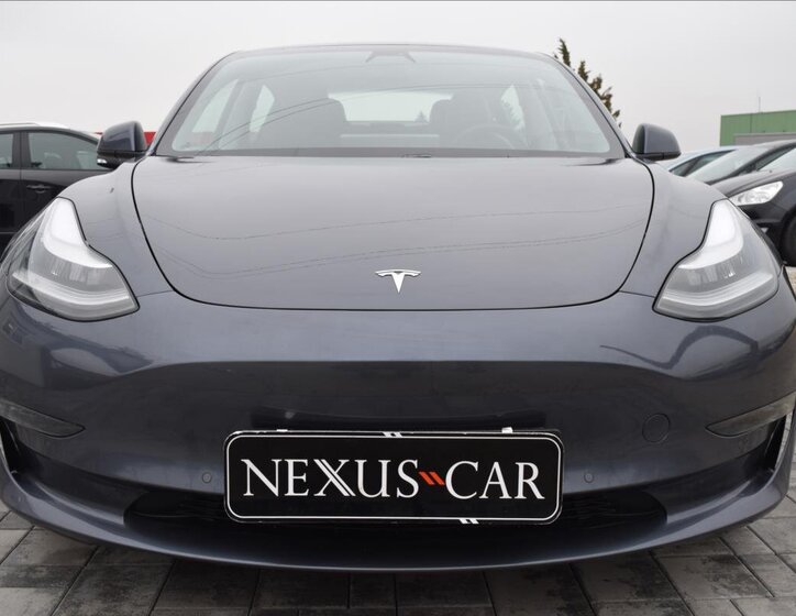 Tesla Model 3 Sedan 0,0 366 kw