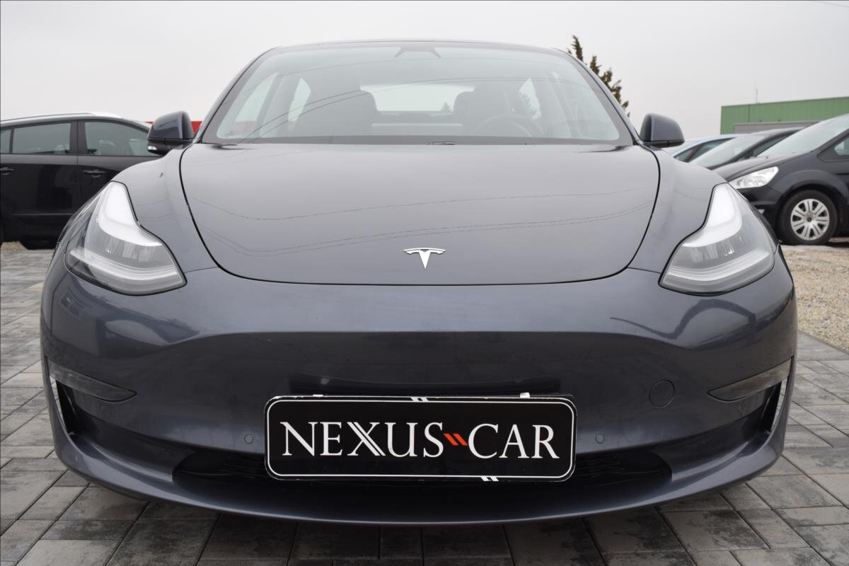 Tesla Model 3 Sedan 0,0 366 kw