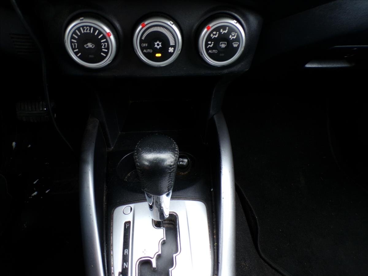 Mitsubishi Outlander Kombi 2,4 l 125 kw