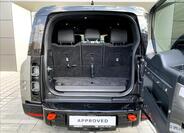 Land Rover Defender 17
