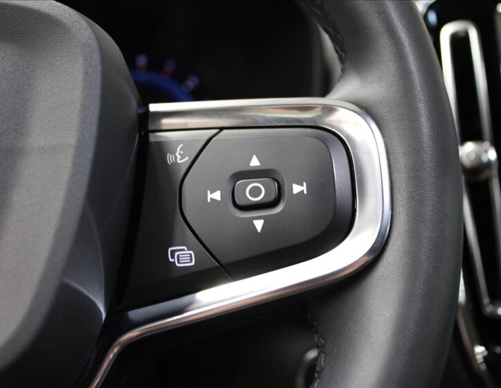 Volvo XC40 Kombi 2,0 l 145 kw