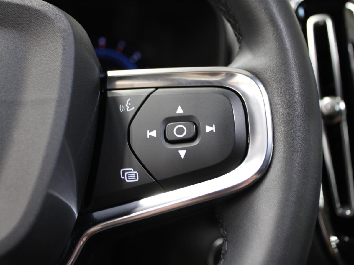 Volvo XC40 Kombi 2,0 l 145 kw