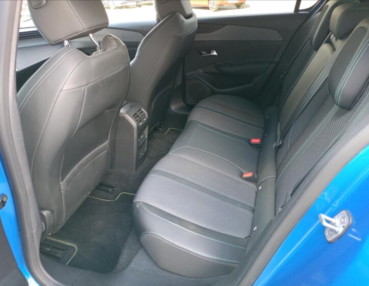 Peugeot 308 Hatchback 1,6 l 110 kw