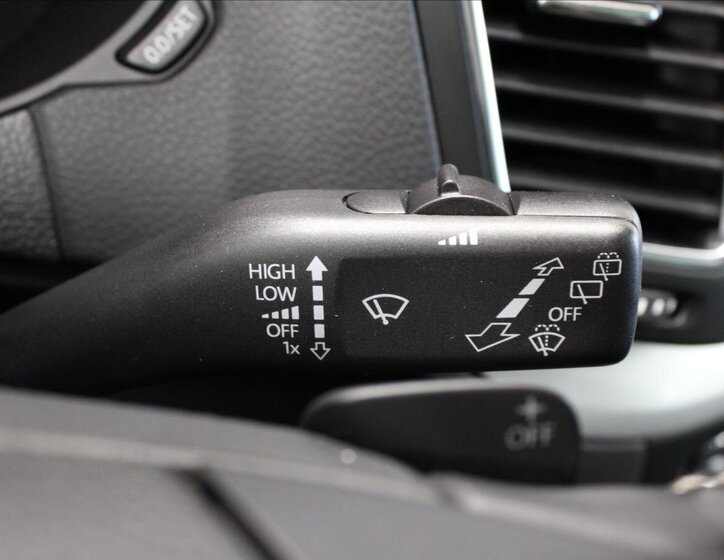 Volkswagen Sharan Kombi 2,0 l 103 kw