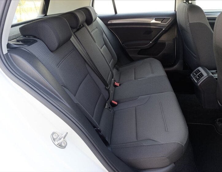 Volkswagen Golf Hatchback 1,5 l 96 kw