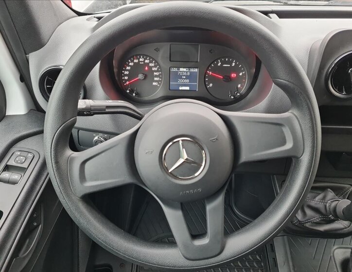 Mercedes-Benz Sprinter Skříň 2,0 l 84 kw