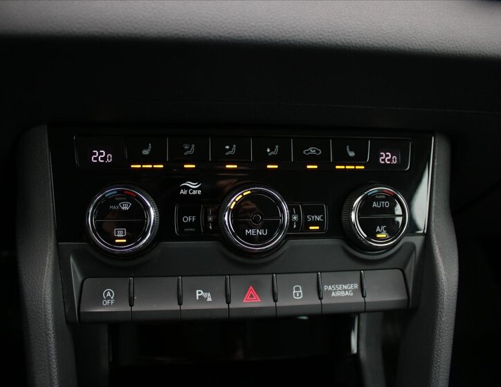 Škoda Karoq SUV 1,5 l 110 kw