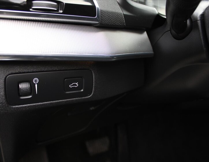 Volvo XC90 SUV 2,0 l 177 kw