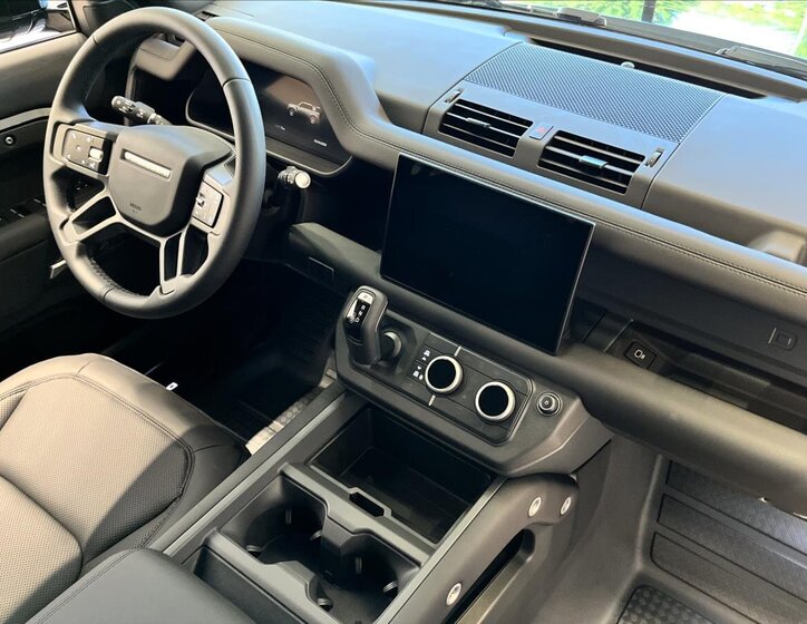 Land Rover Defender SUV / Terénní 5,0 l 313 kw