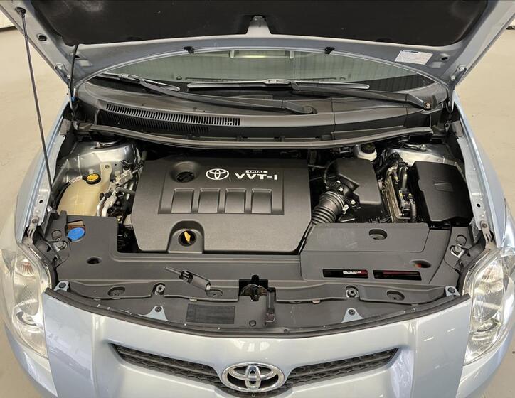 Toyota Auris 25
