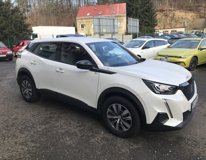 Peugeot 2008 Hatchback 1,2 l 74 kw