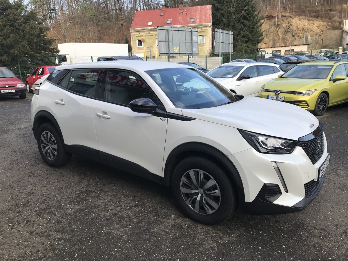 Peugeot 2008 Hatchback 1,2 l 74 kw