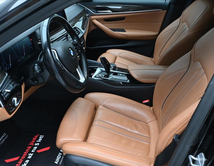 BMW Řada 5 Kombi 3,0 l 195 kw