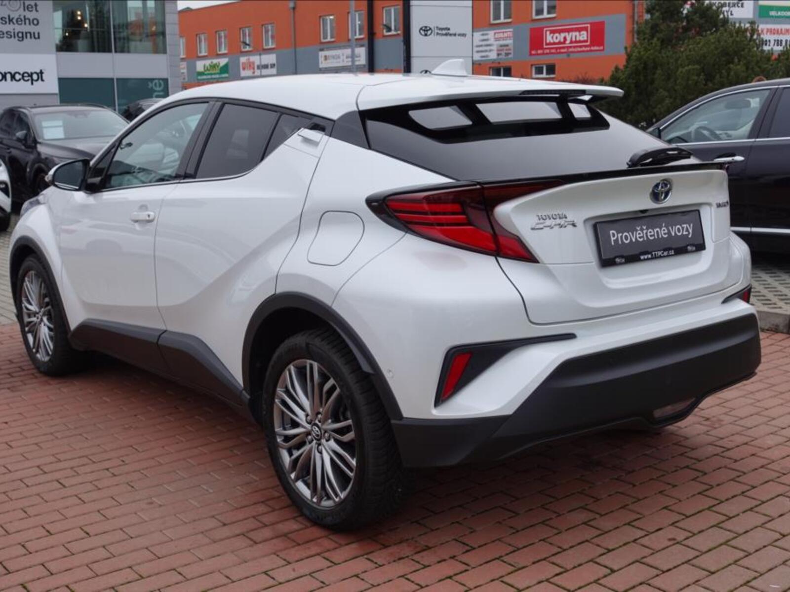Toyota C-HR 6
