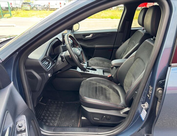 Ford Kuga SUV / Terénní 2,0 l 88 kw