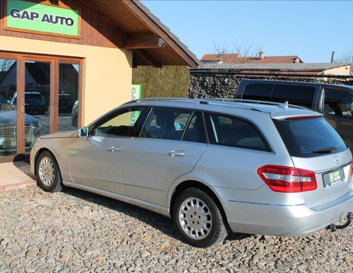 Mercedes-Benz Třídy E Kombi 2,1 l 125 kw