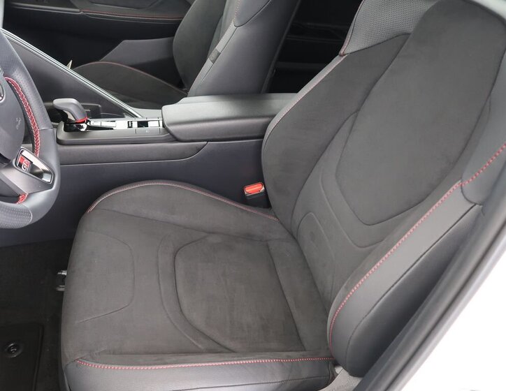 Toyota C-HR SUV 2,0 l 112 kw