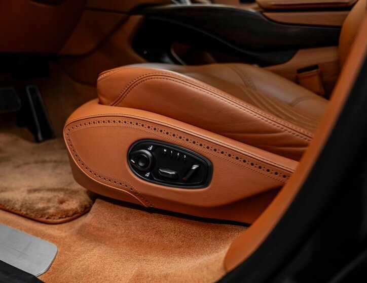 Aston Martin Ostatní SUV 4,0 l 405 kw